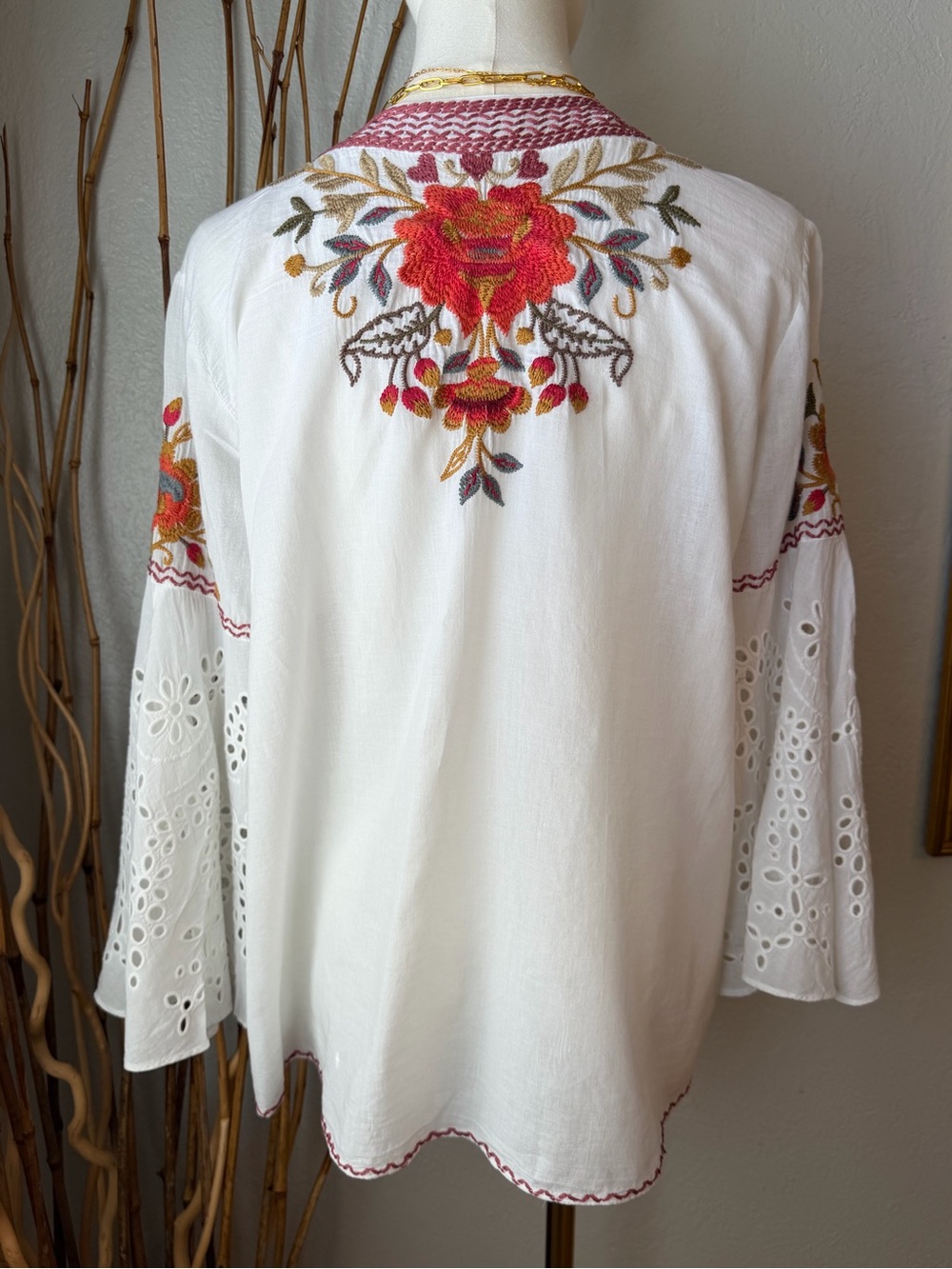 Johnny Was Embroidered V-Neck Bell Sleeve Top - White with Red Floral Sz Medium - Picture 4 of 11